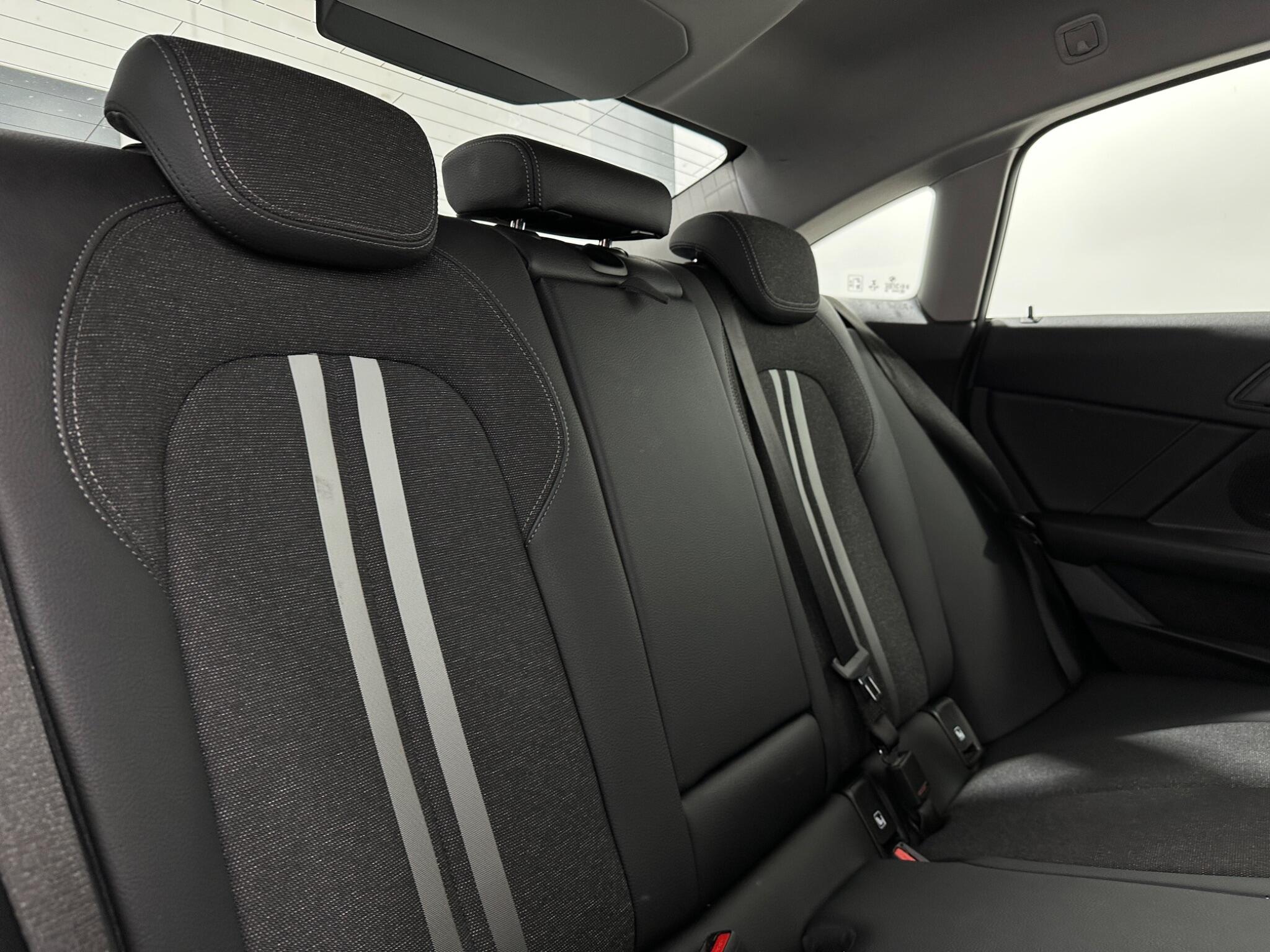 BMW 2 Series view 43