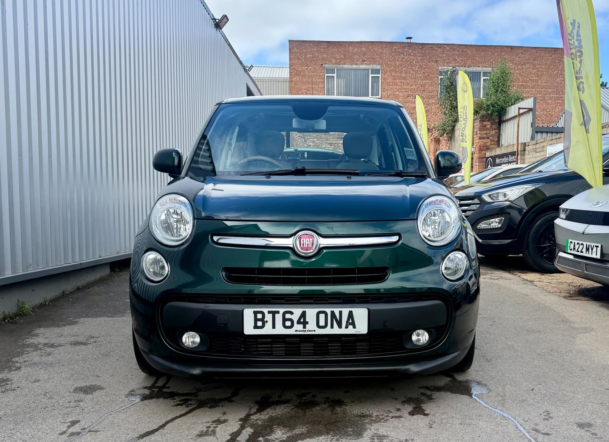 Fiat 500L view 2