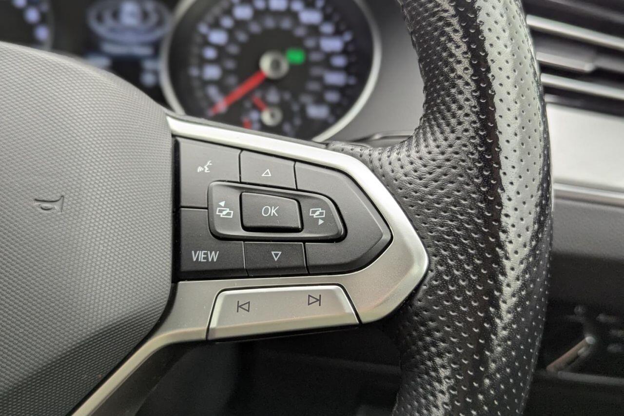 Volkswagen Passat view 36