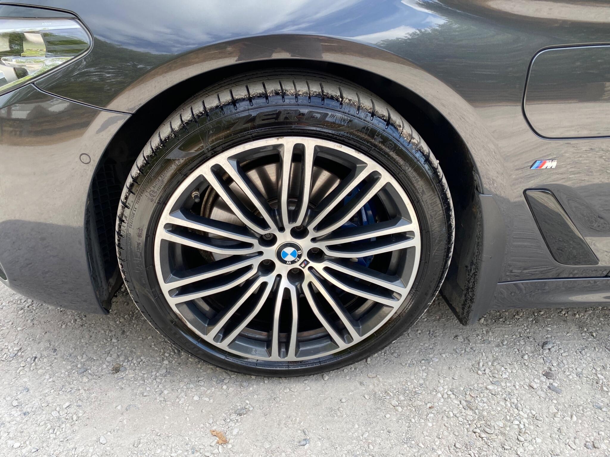 BMW 5 Series view 41