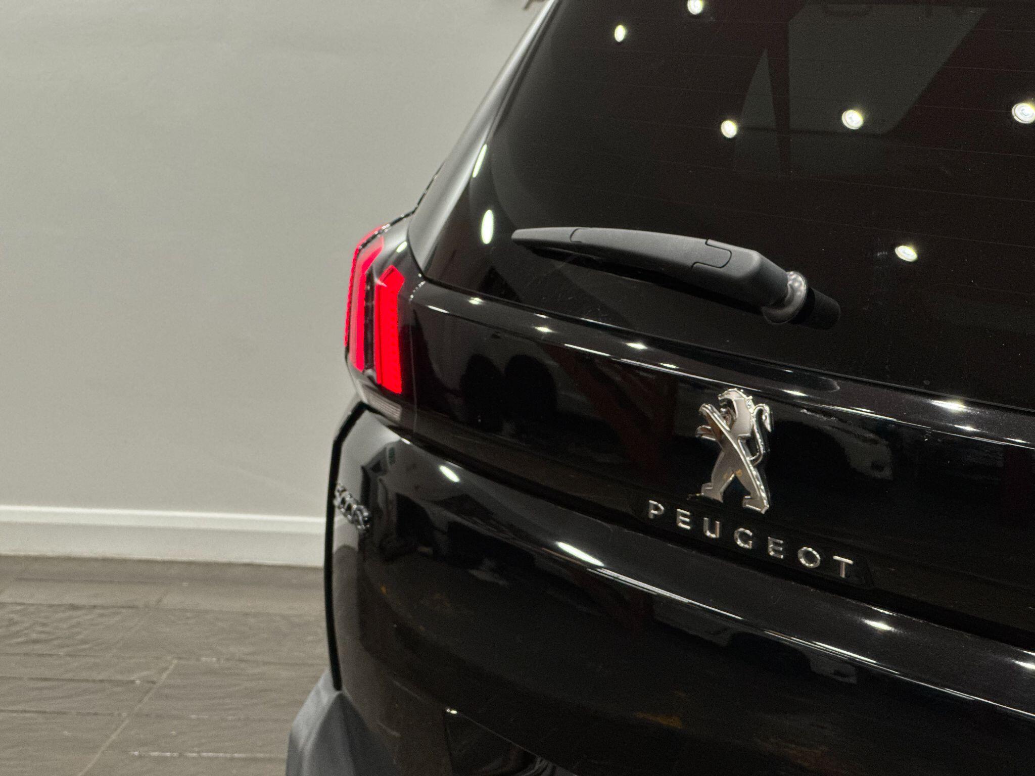 Peugeot 5008 view 22