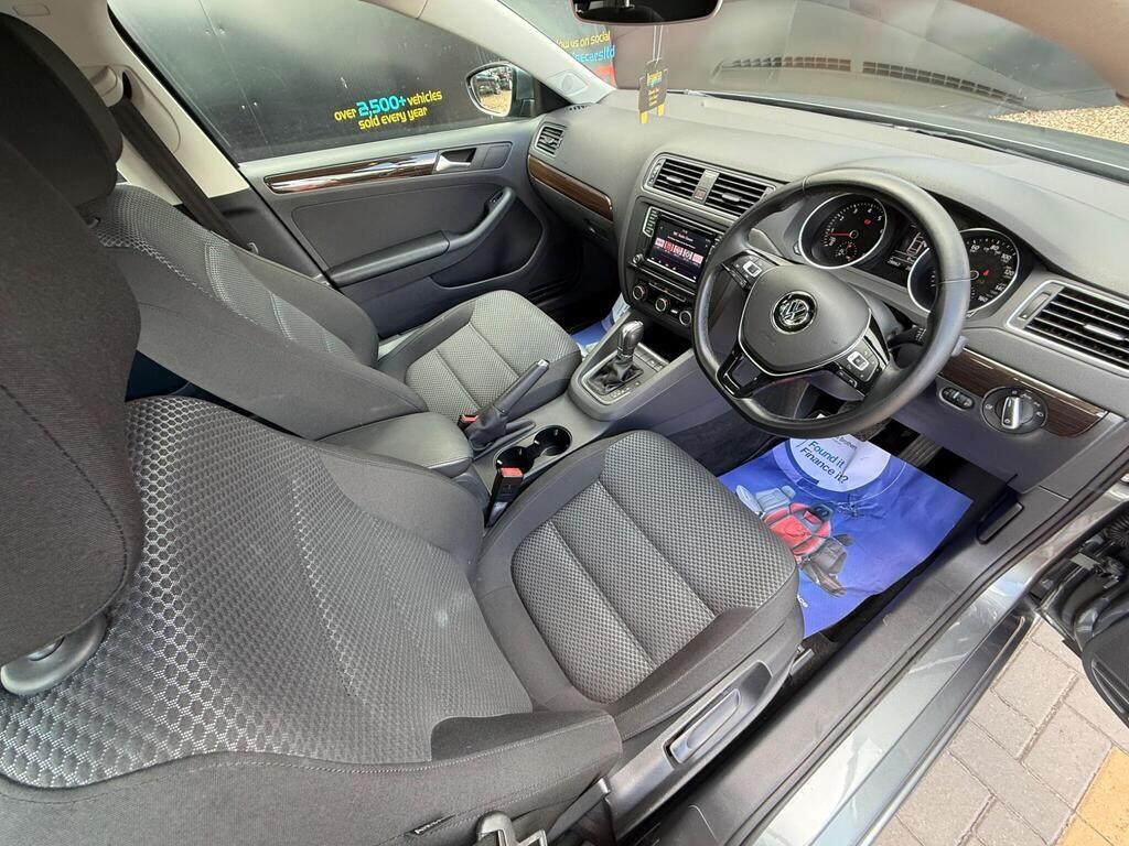 Volkswagen Jetta view 14