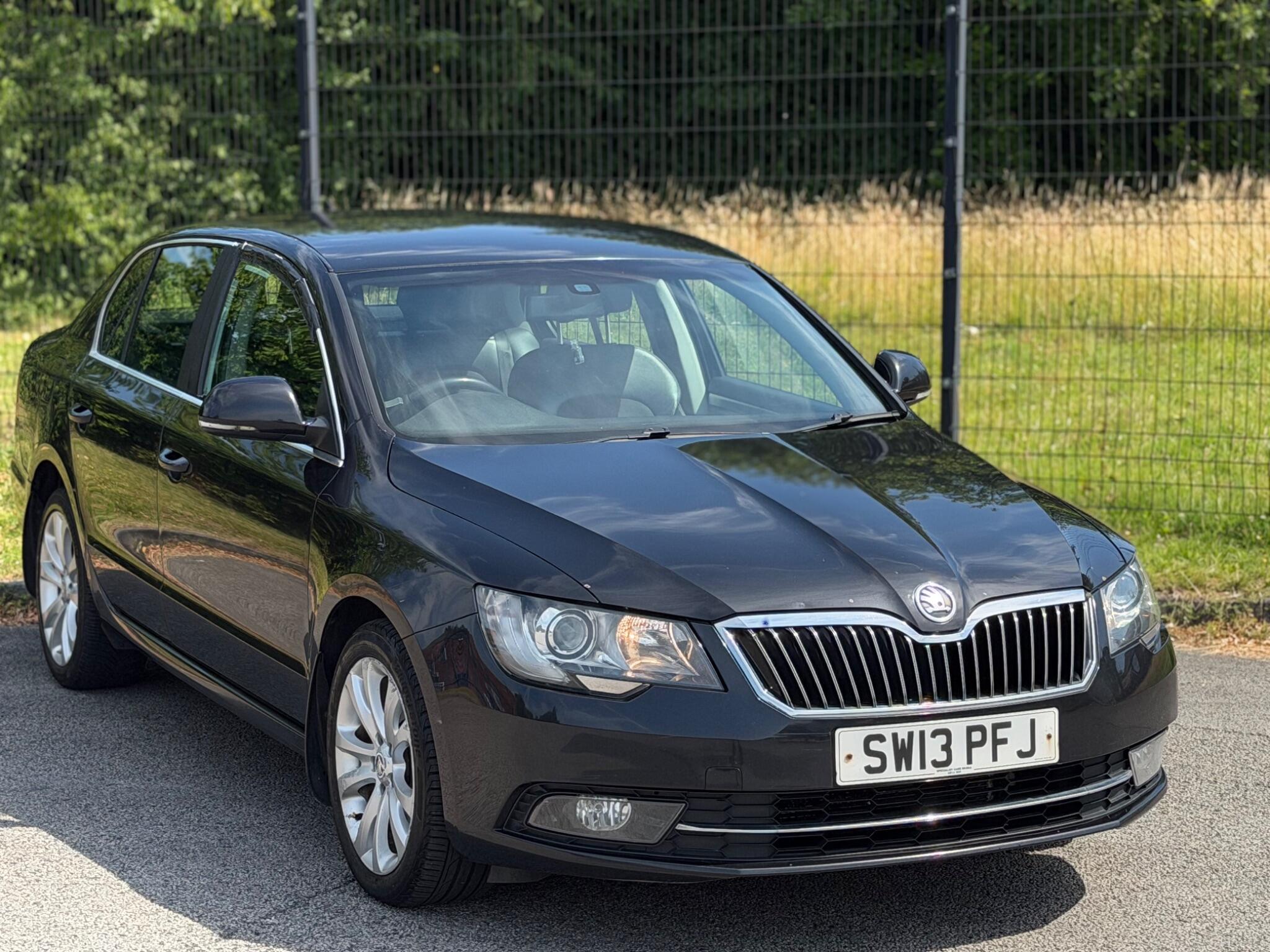 Skoda Superb view 5