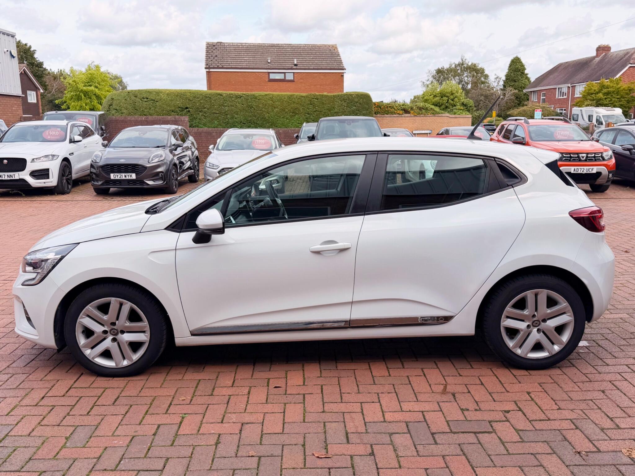 Renault Clio view 31