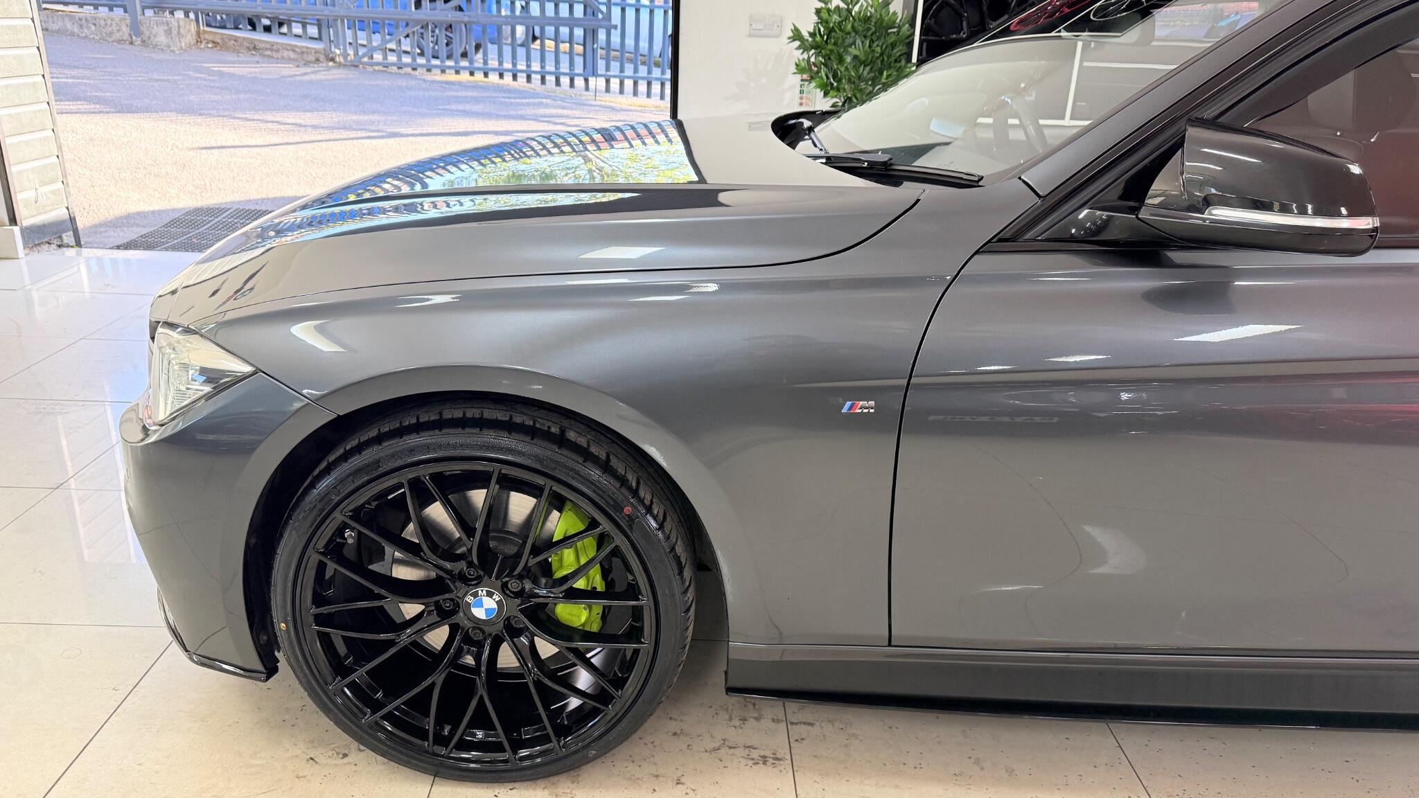 BMW 3 Series view 28