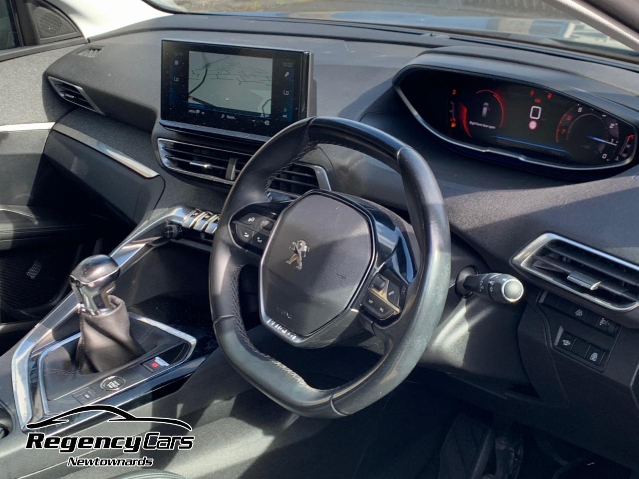 Peugeot 3008 view 5