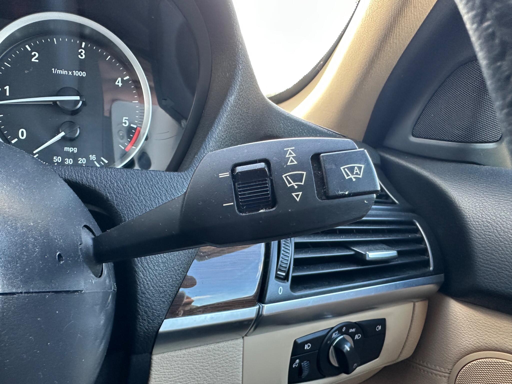 BMW X6 view 21