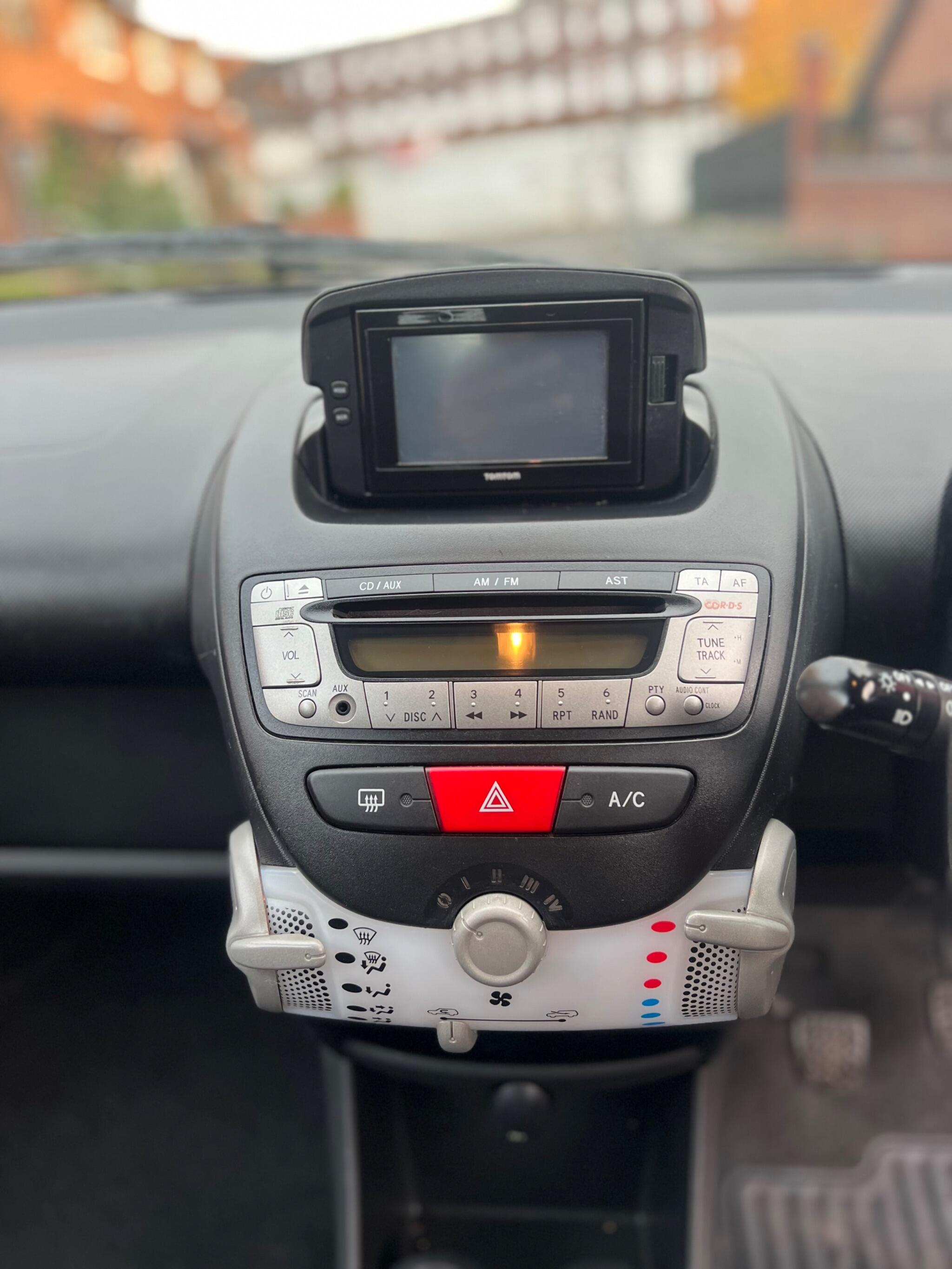 2014 Toyota AYGO image 28