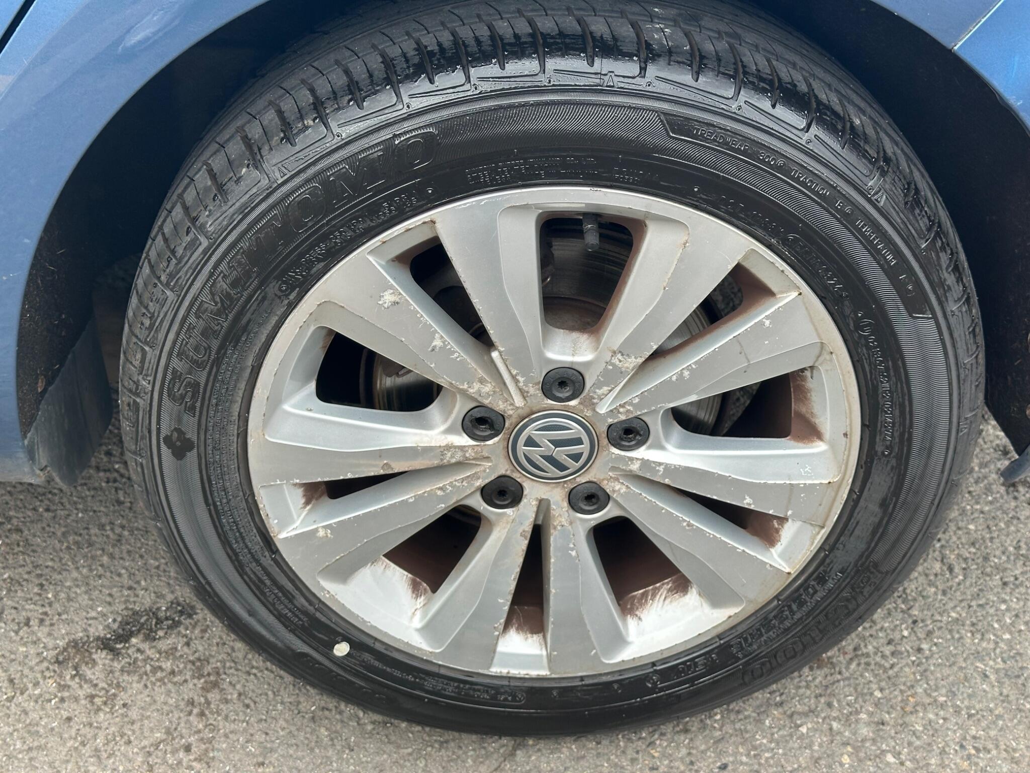 Volkswagen Golf view 8