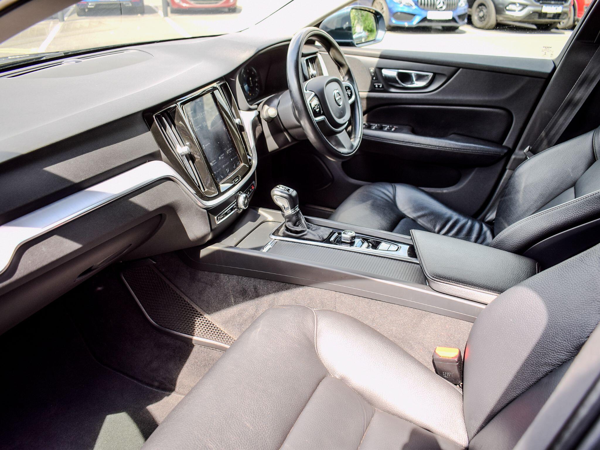 Volvo V60 view 13