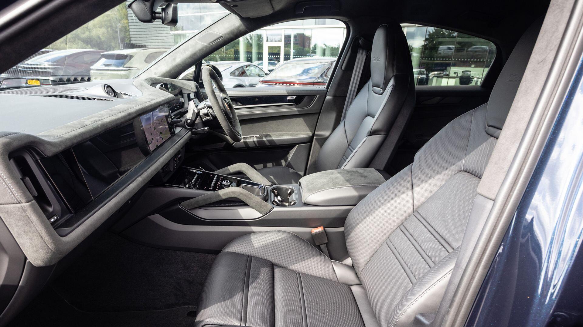 Porsche Cayenne view 32