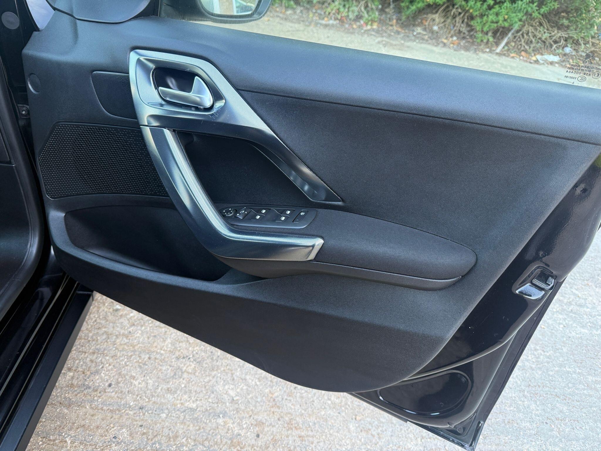 Peugeot 2008 view 23