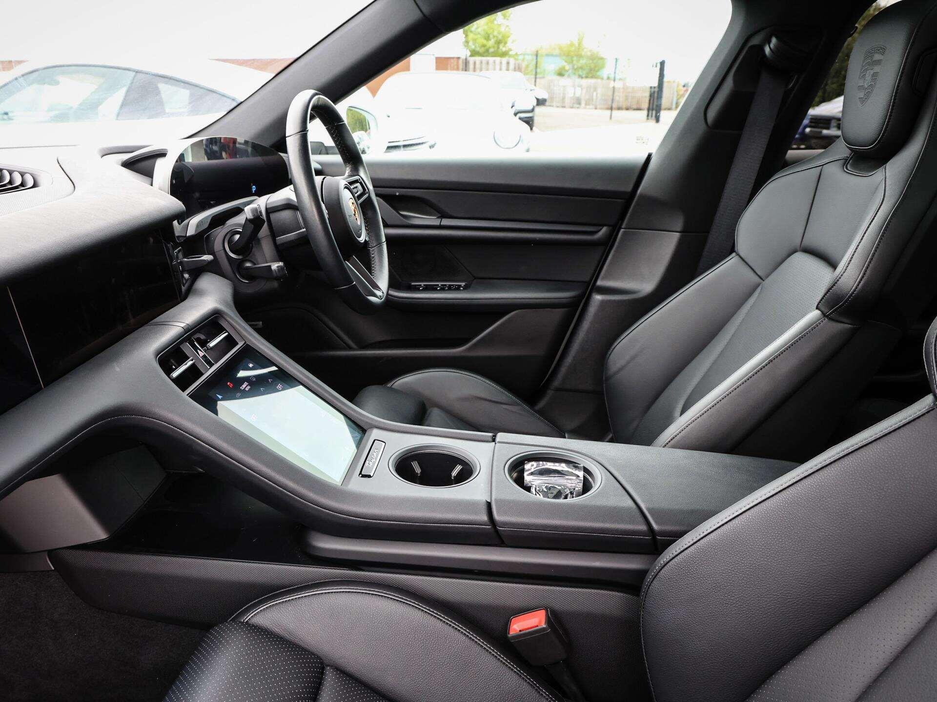 Porsche Taycan view 11