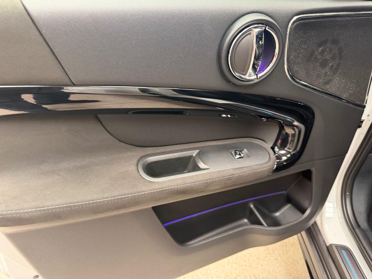 Mini Countryman view 13