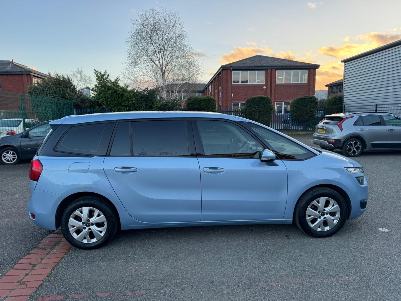 Citroen Grand C4 Picasso view 21