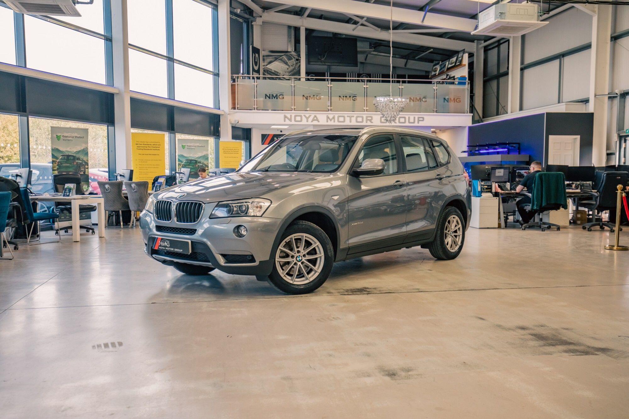BMW X3 view 5