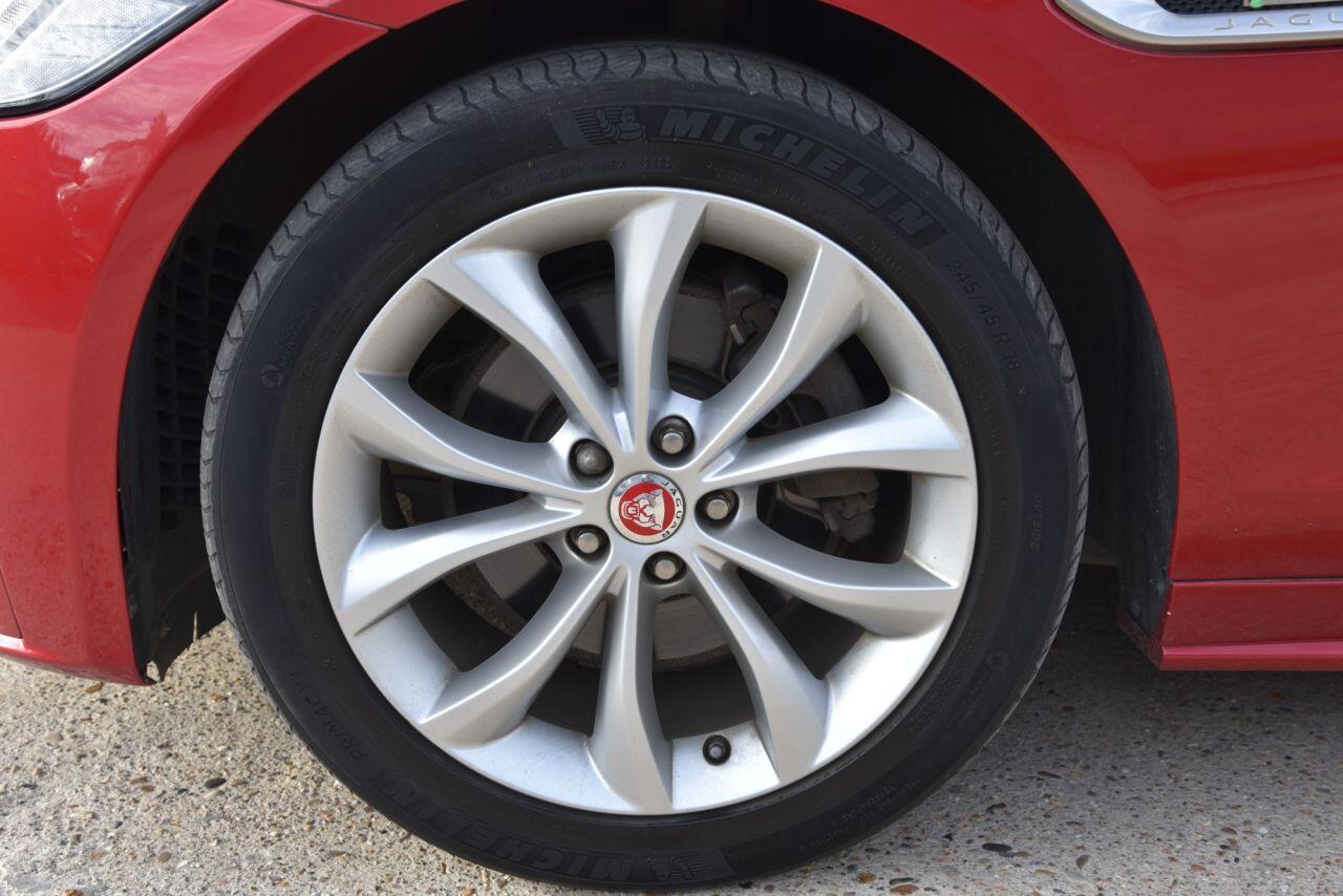 Jaguar XF view 60