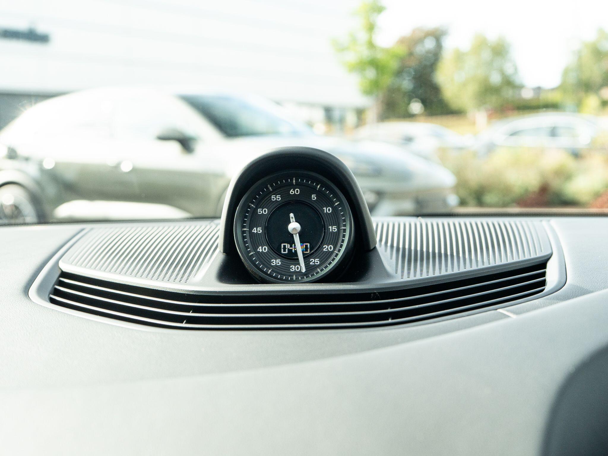 Porsche Taycan view 37
