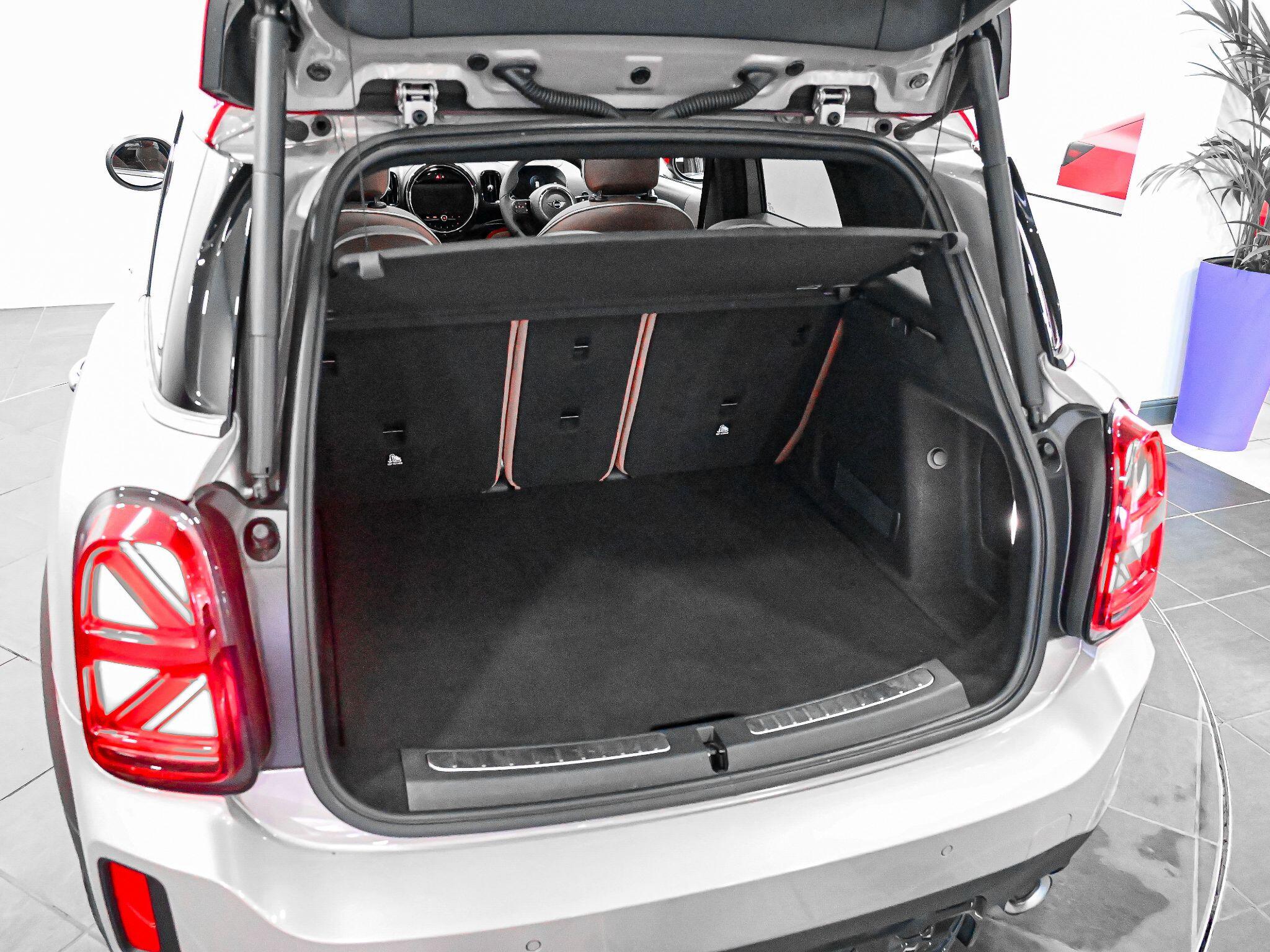 Mini Countryman view 30