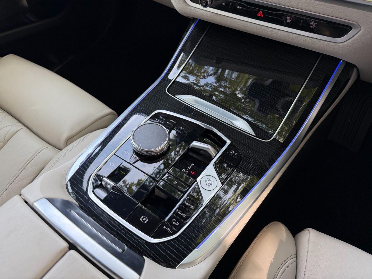 BMW X7 view 34