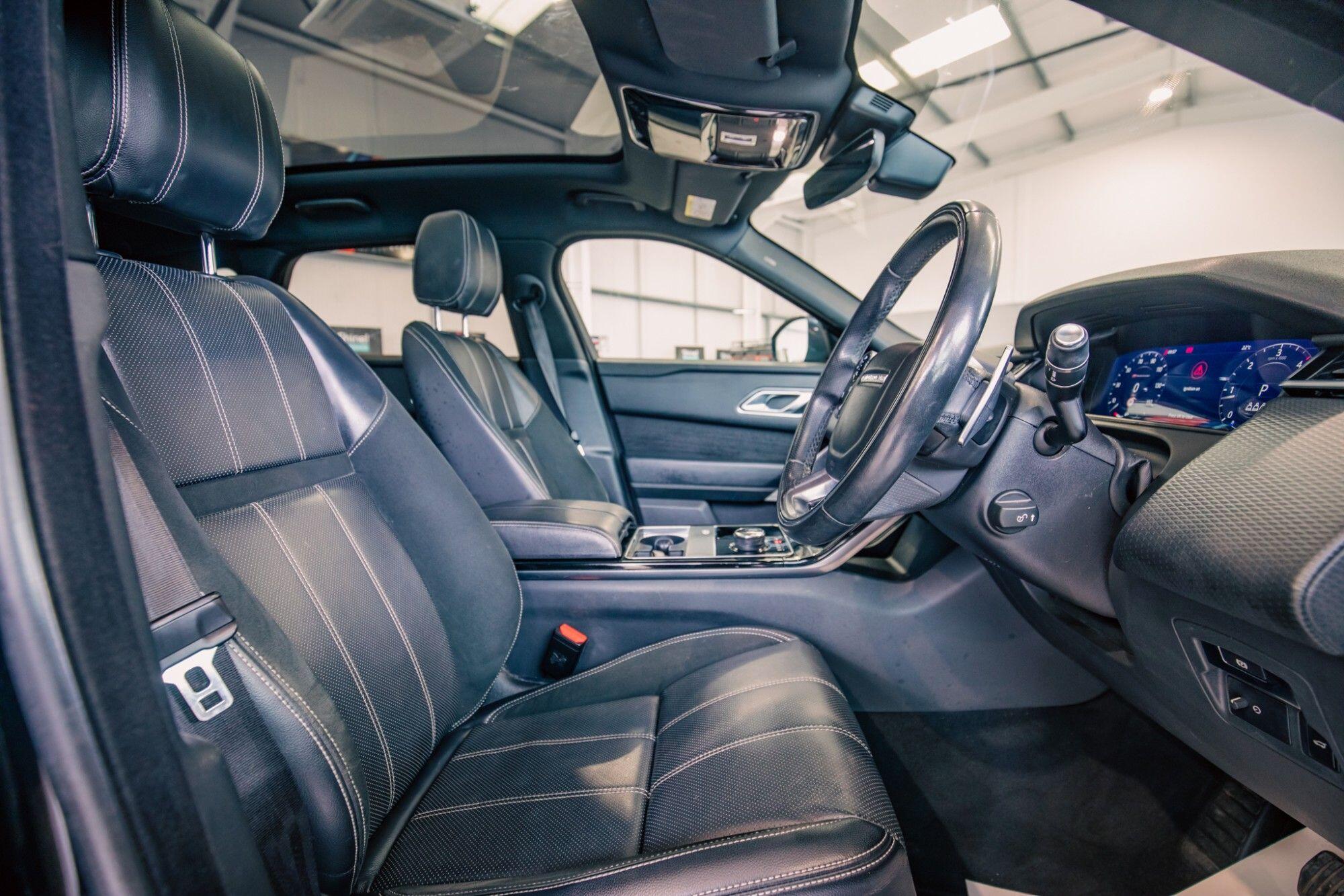 Land Rover Range Rover Velar view 3