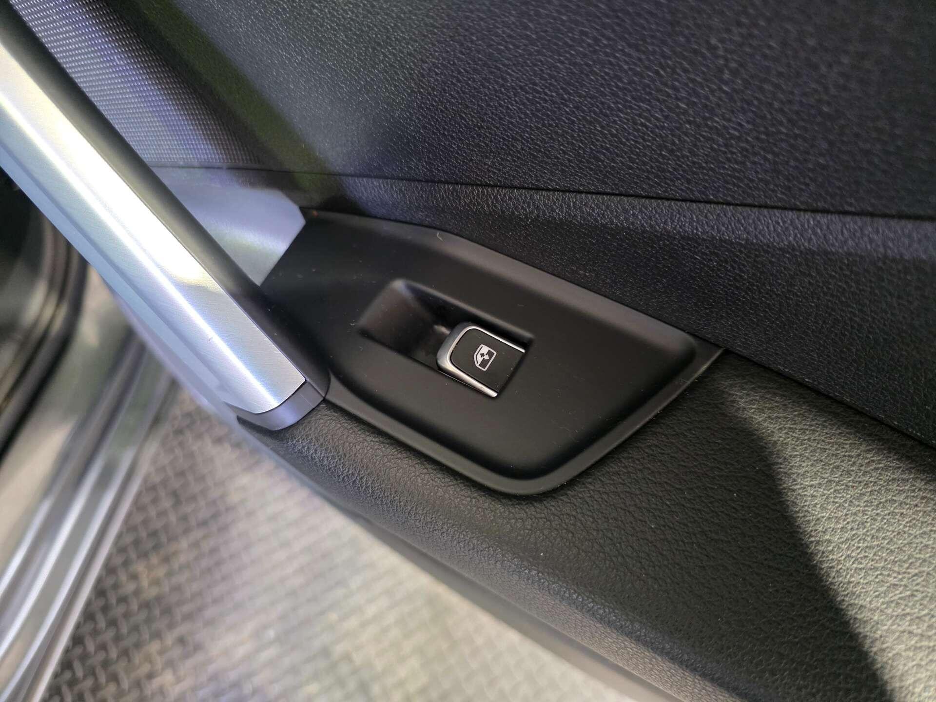 Audi Q2 view 39