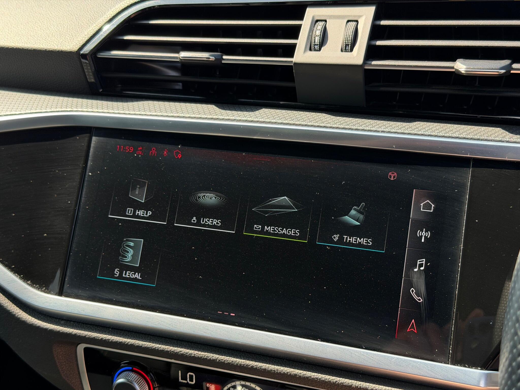Audi Audi Q3 view 25