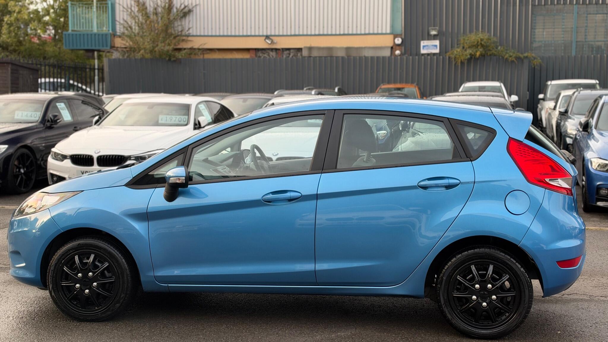 Ford Fiesta view 8