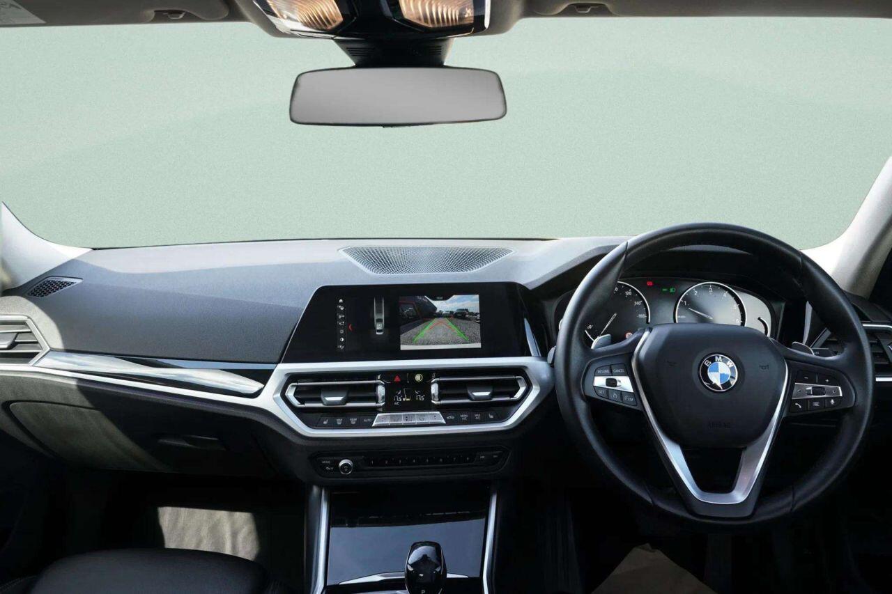BMW 3 Series view 23