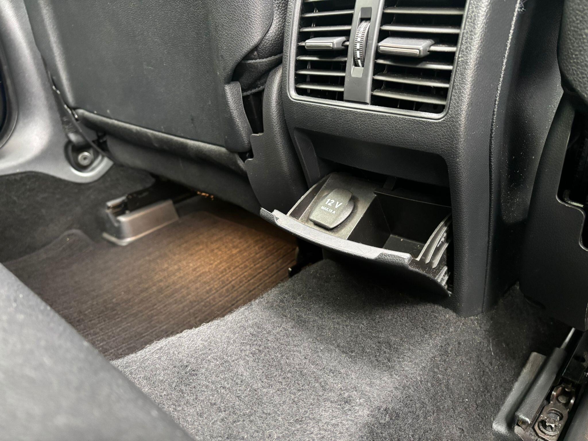 Mercedes-Benz GLA view 21