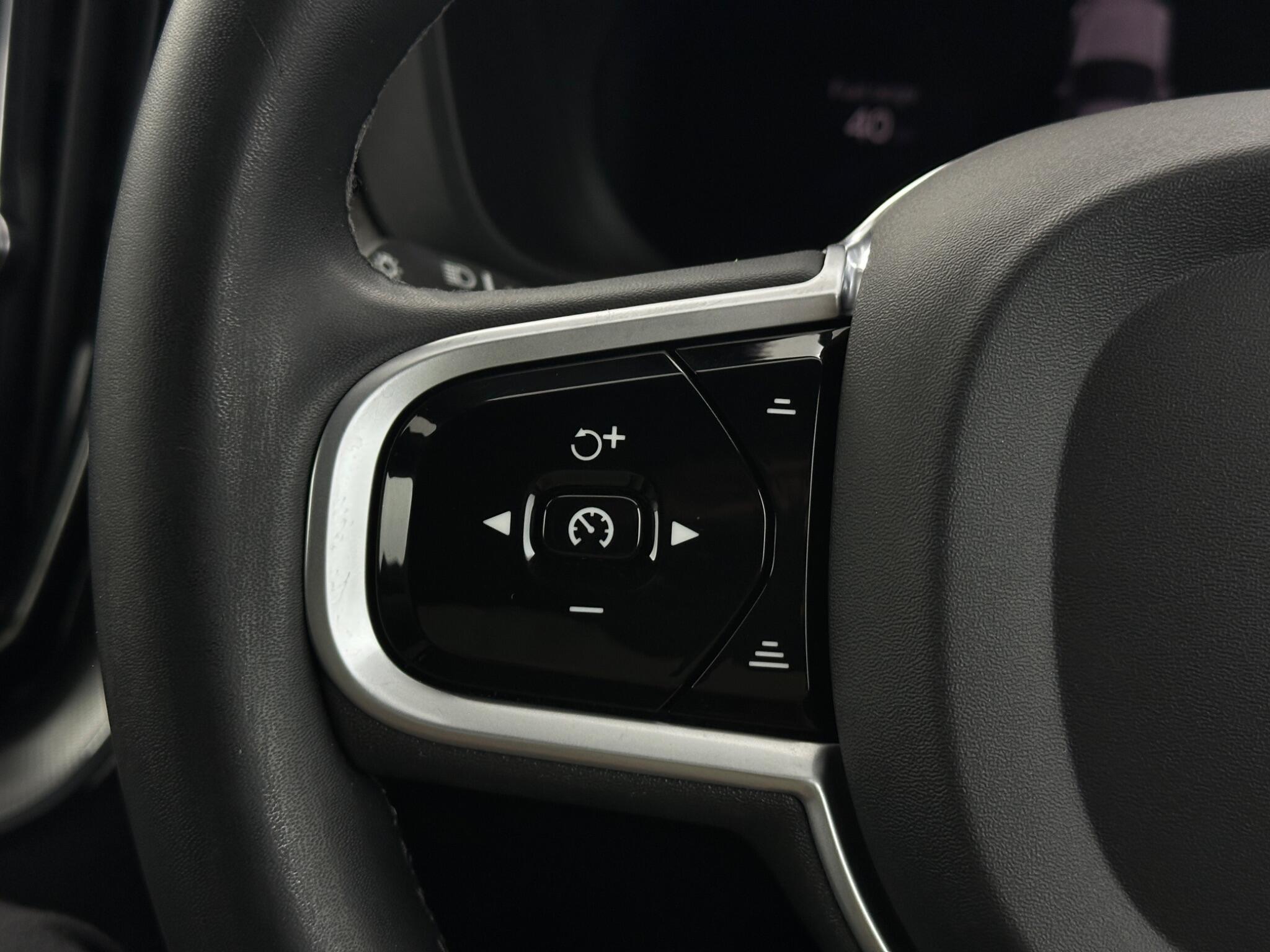 Volvo XC60 view 15