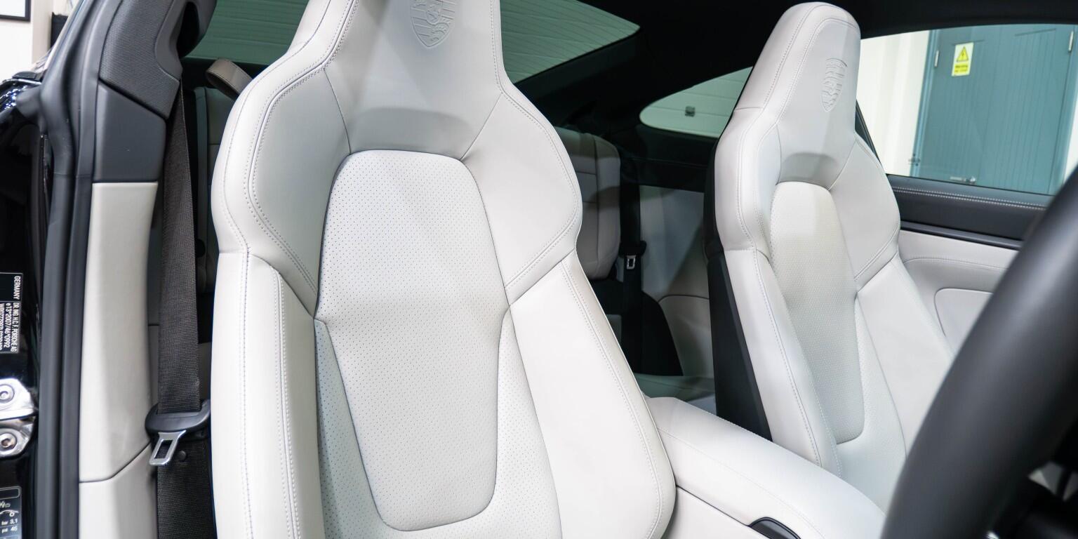 Porsche 911 view 15