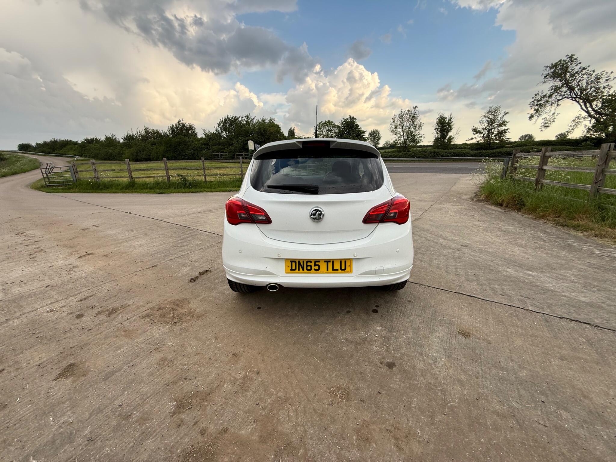 Vauxhall Corsa 1.4i ecoTEC Limited Edition Euro 6 3dr — photo 16 of 96