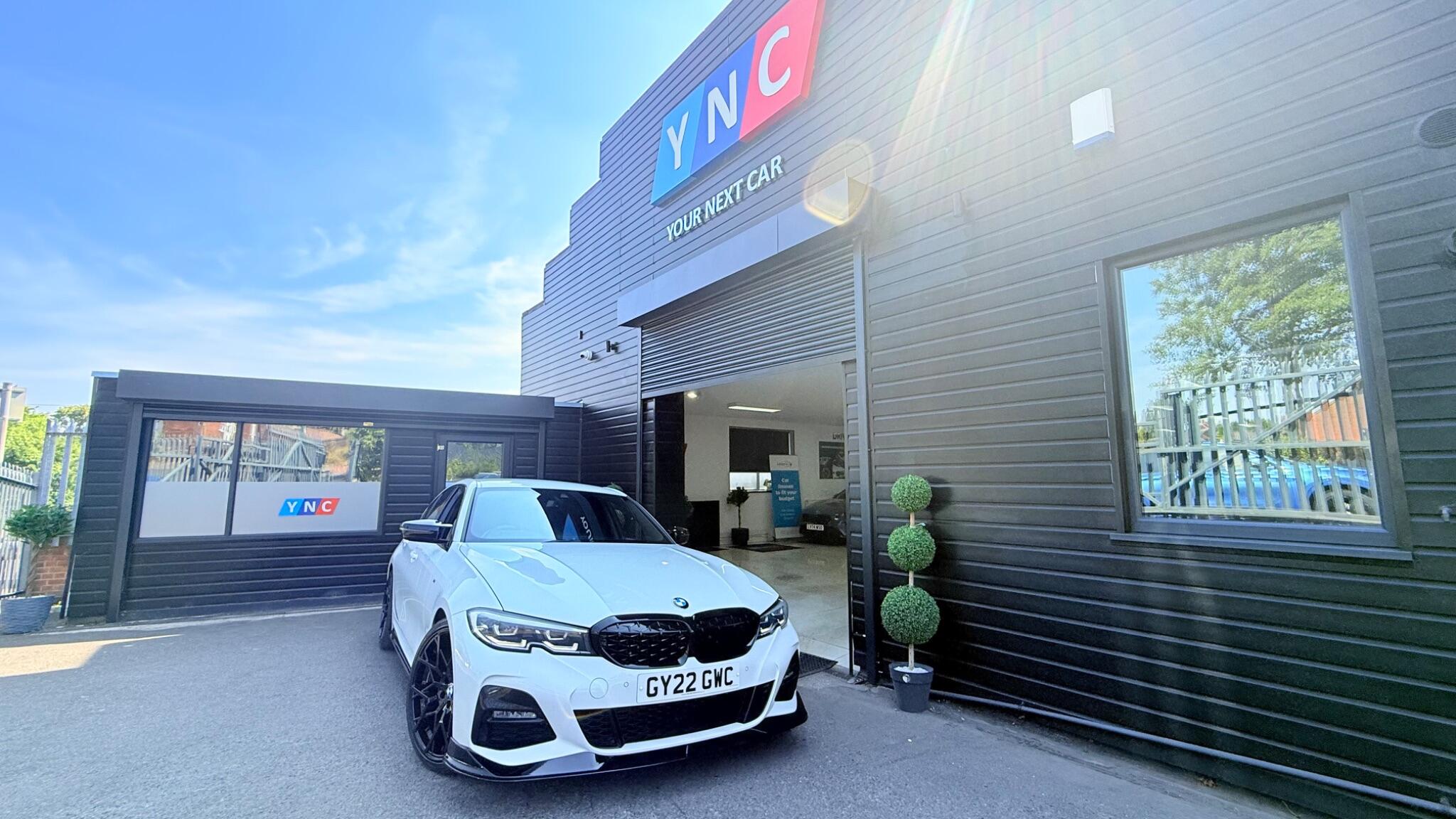 BMW 3 Series view 5