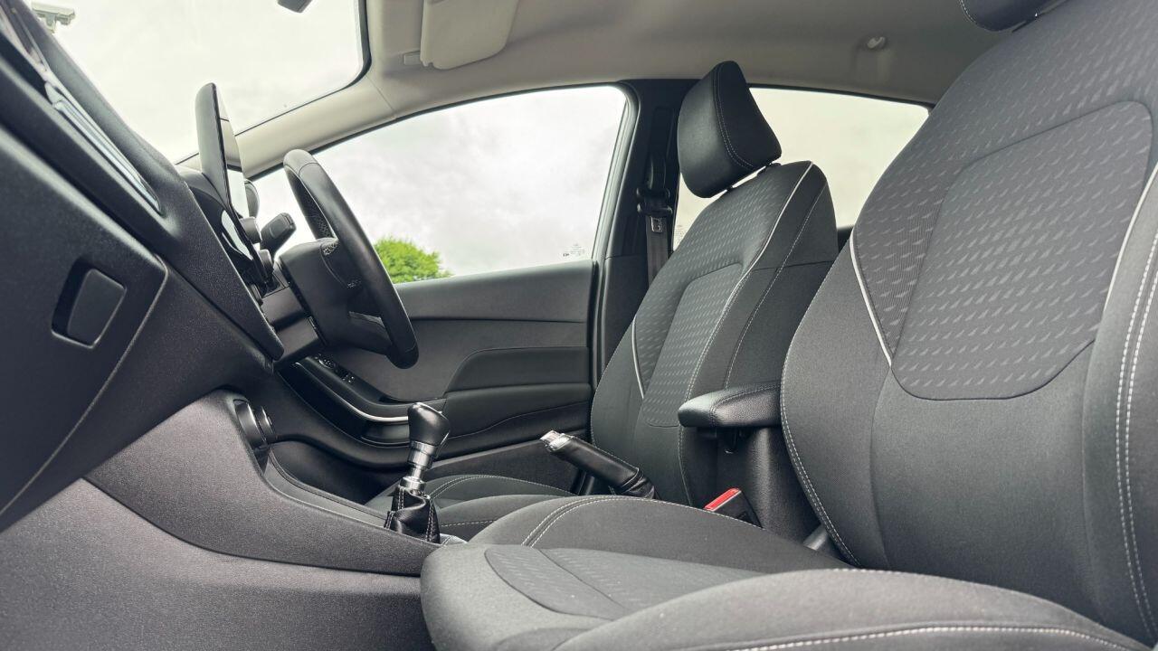 Ford Fiesta view 9