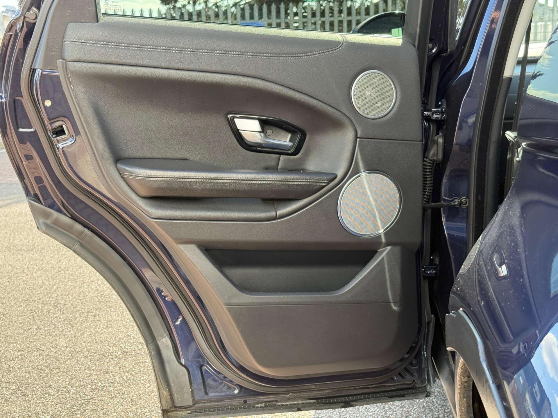 Land Rover Range Rover Evoque view 37