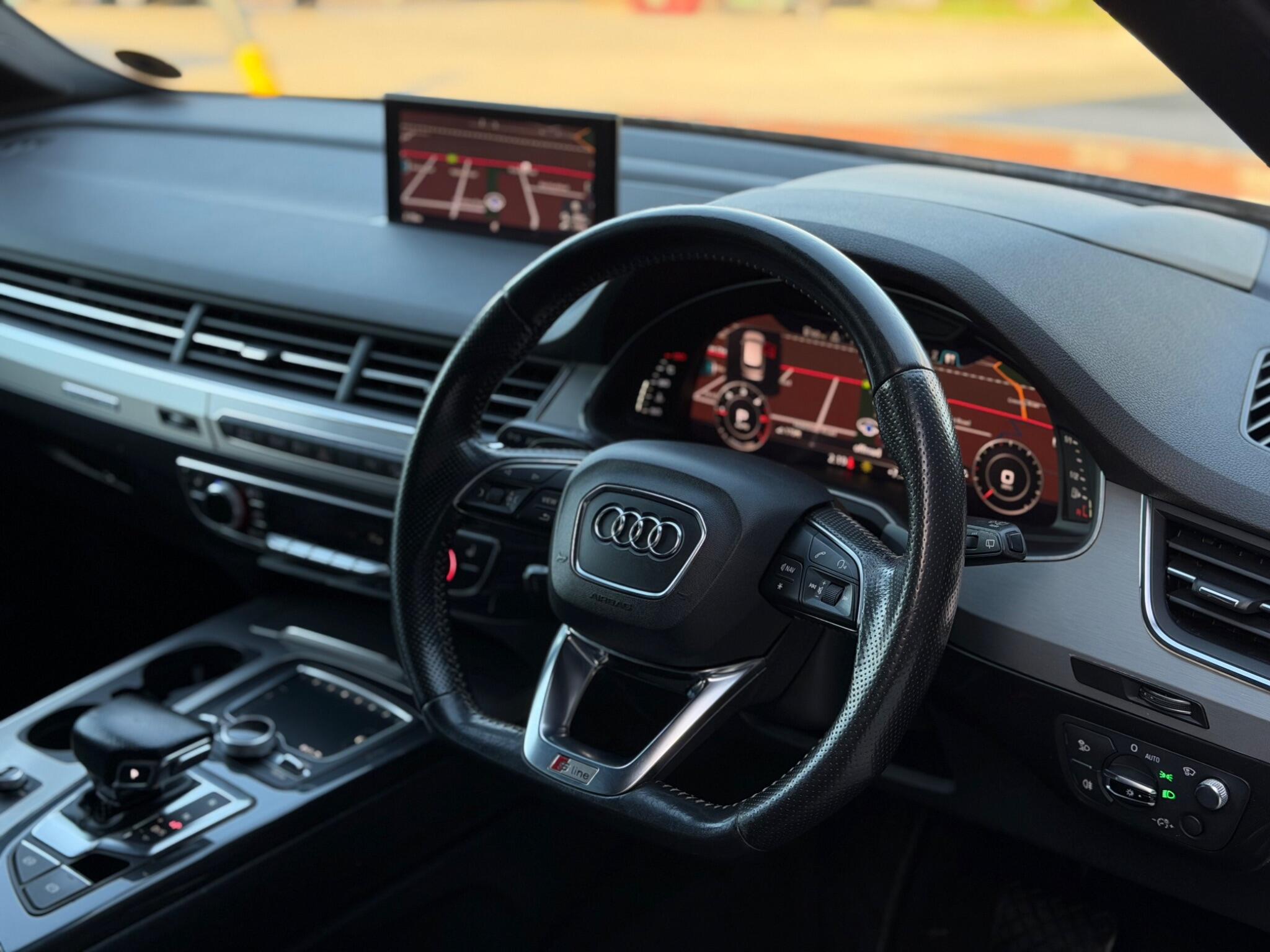 Audi Q7 view 41