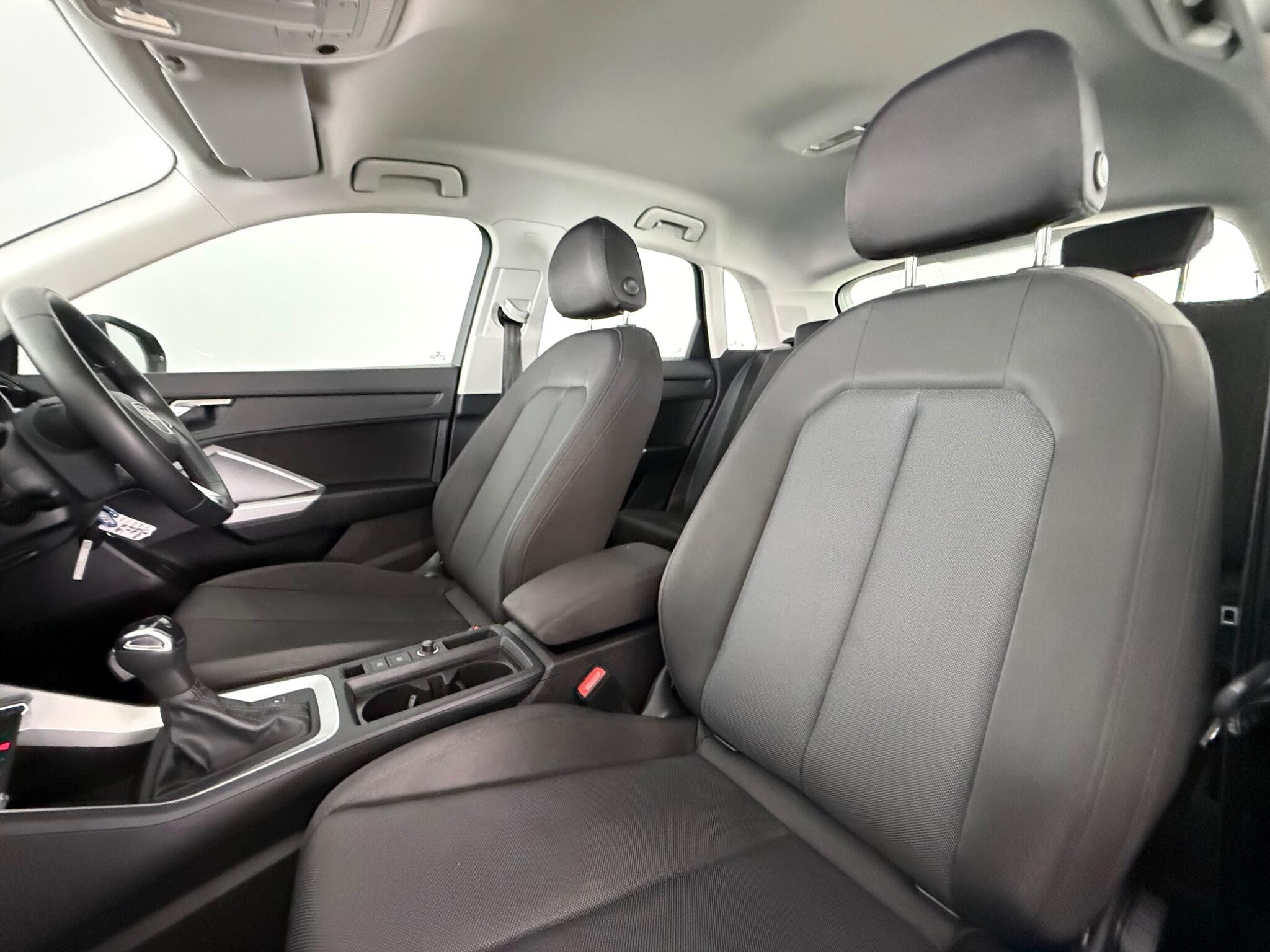 Audi Q3 view 29