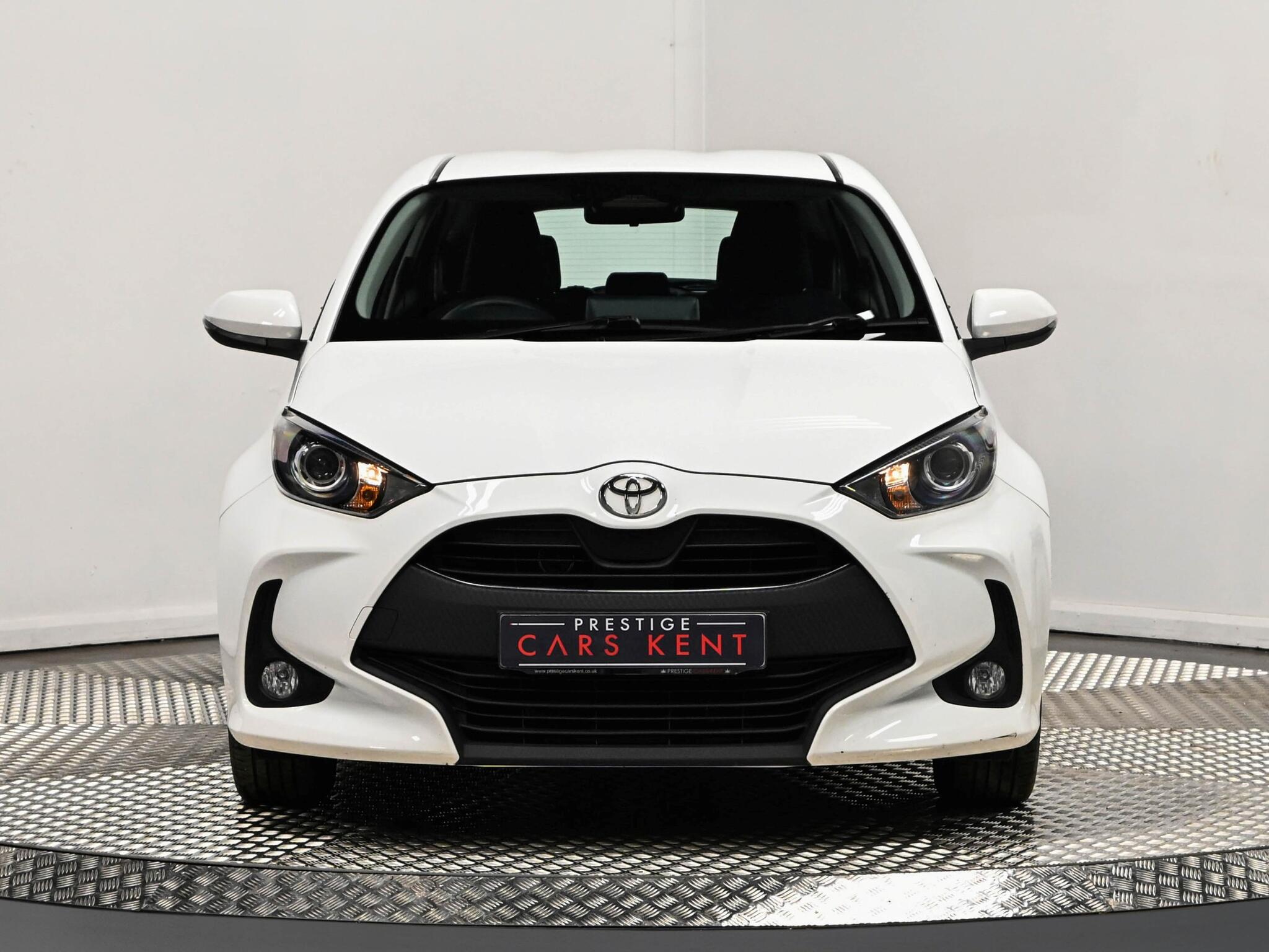 Toyota Yaris view 18