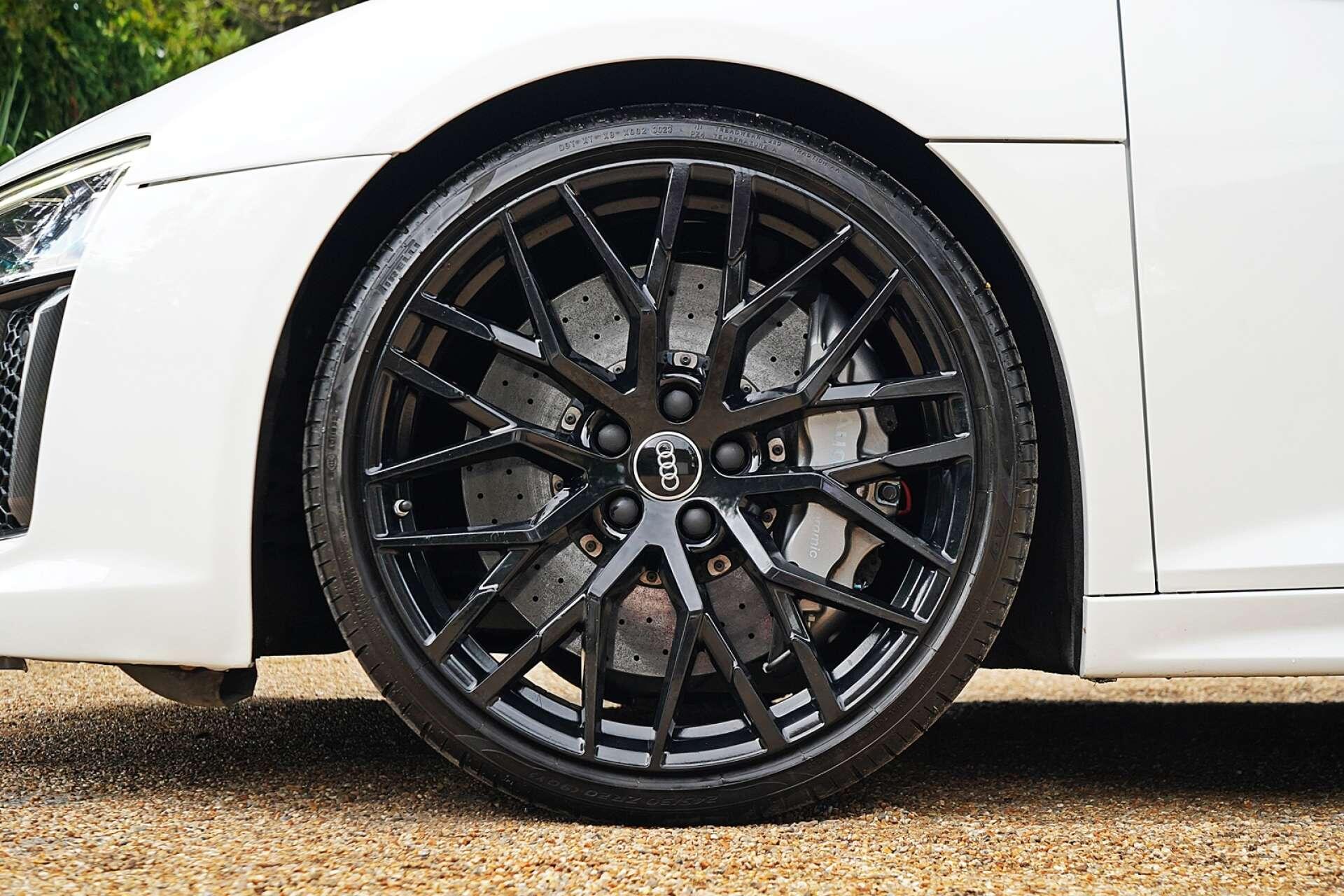 Audi R8 view 2