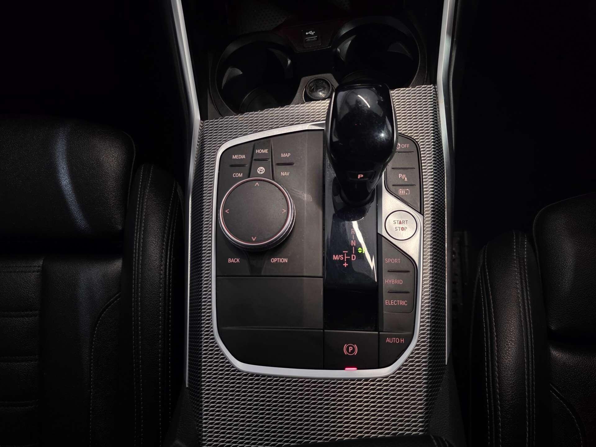 BMW 3 Series view 26