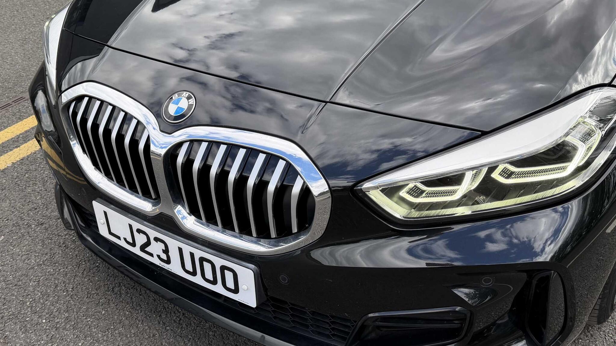 BMW 1 Series view 40