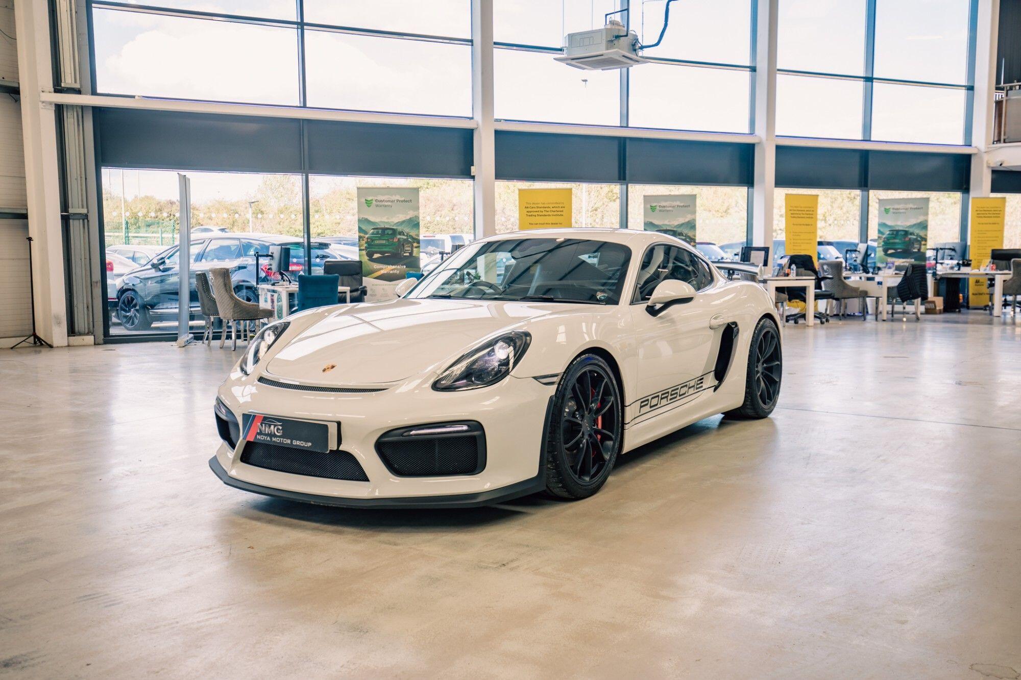 Porsche Cayman view 36