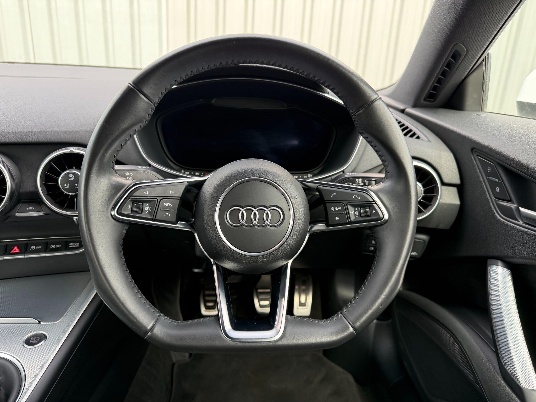 Audi TT view 24