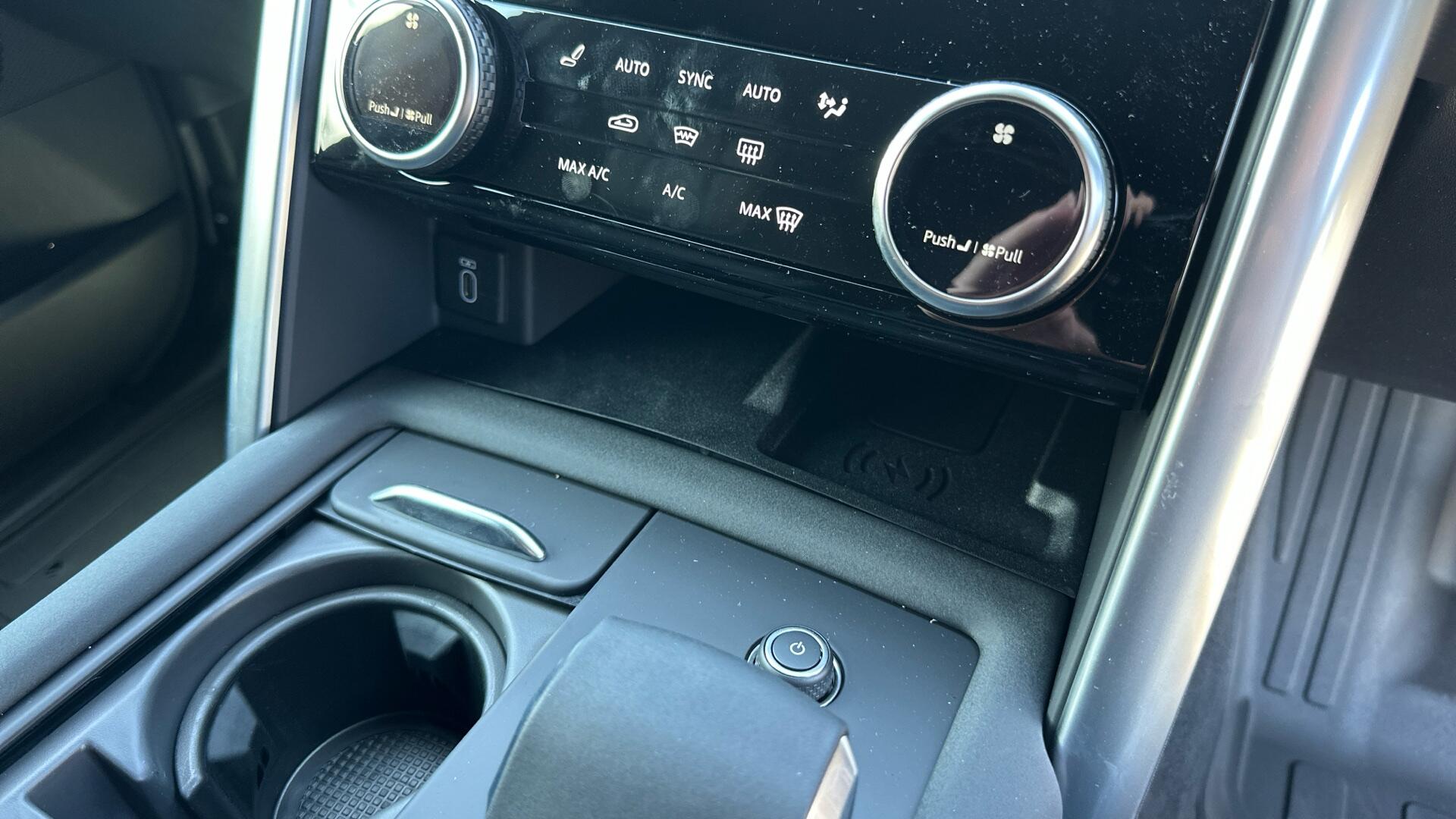 Land Rover Discovery view 42