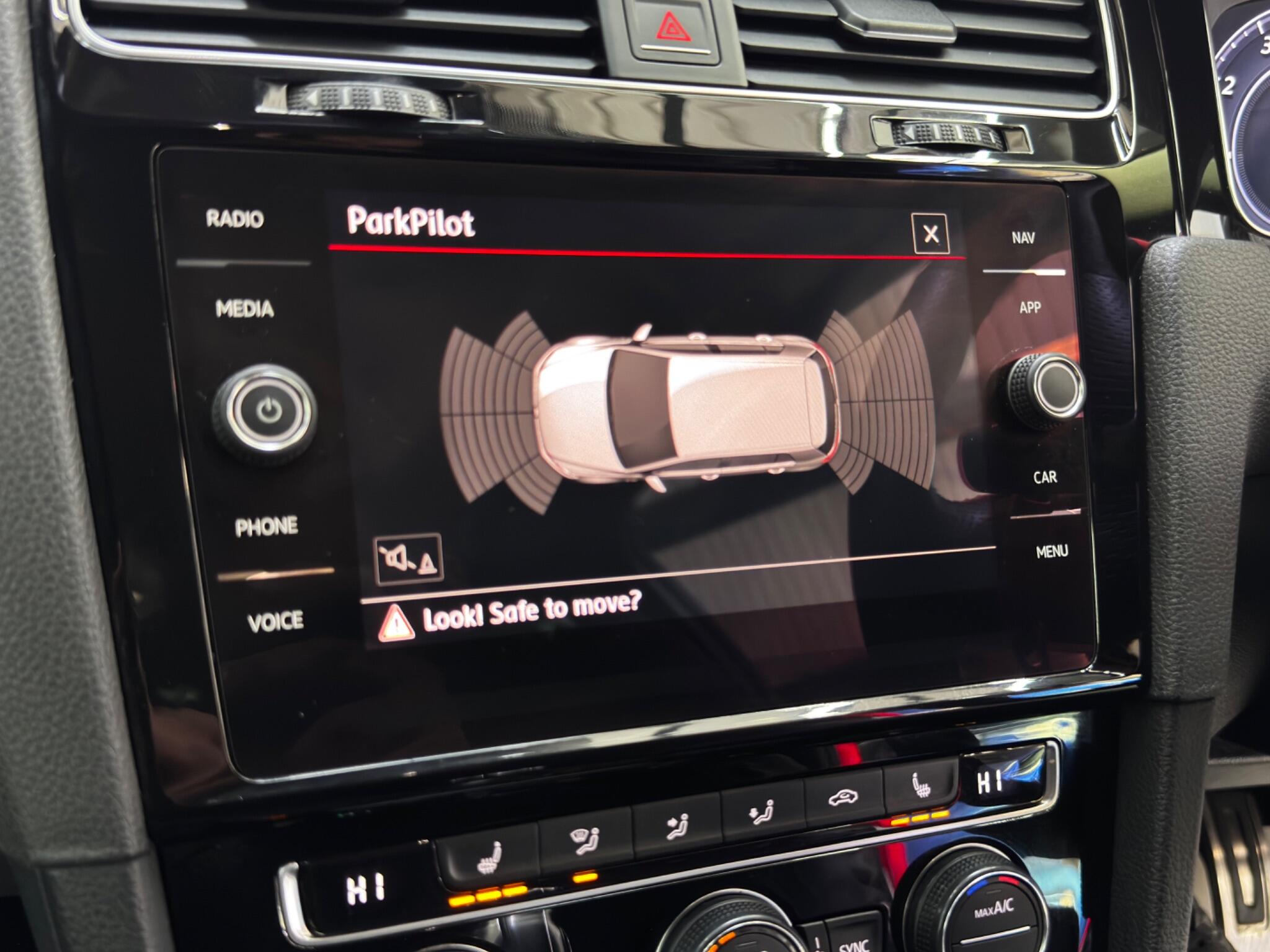 Volkswagen Golf view 17
