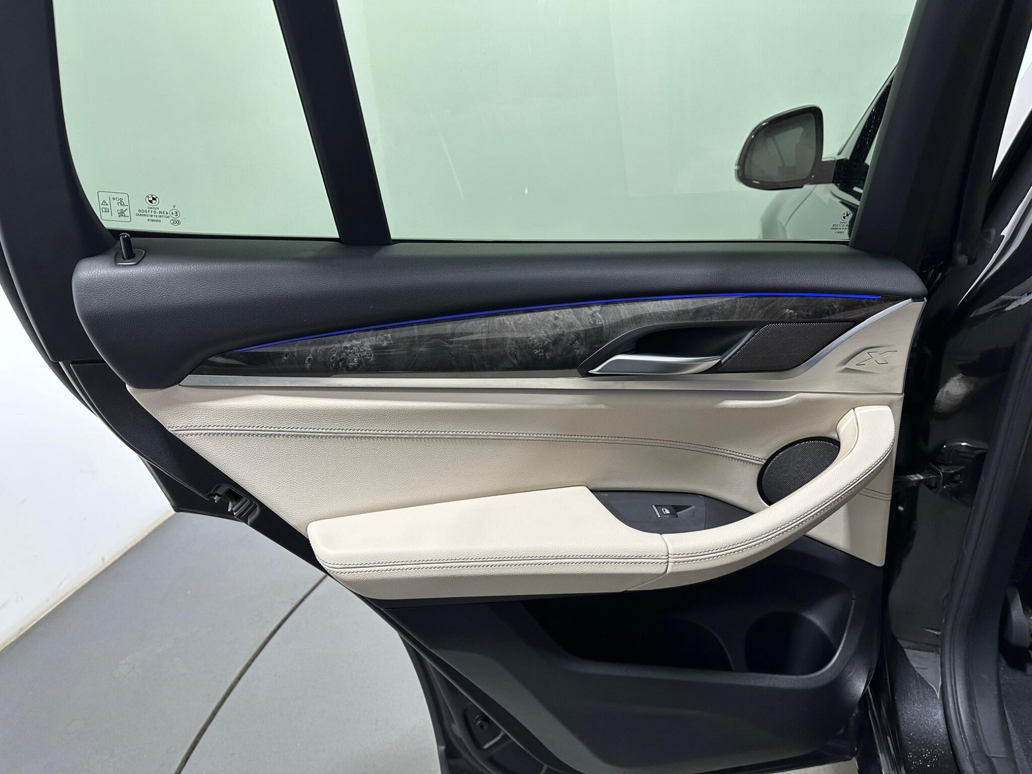 BMW X3 view 42