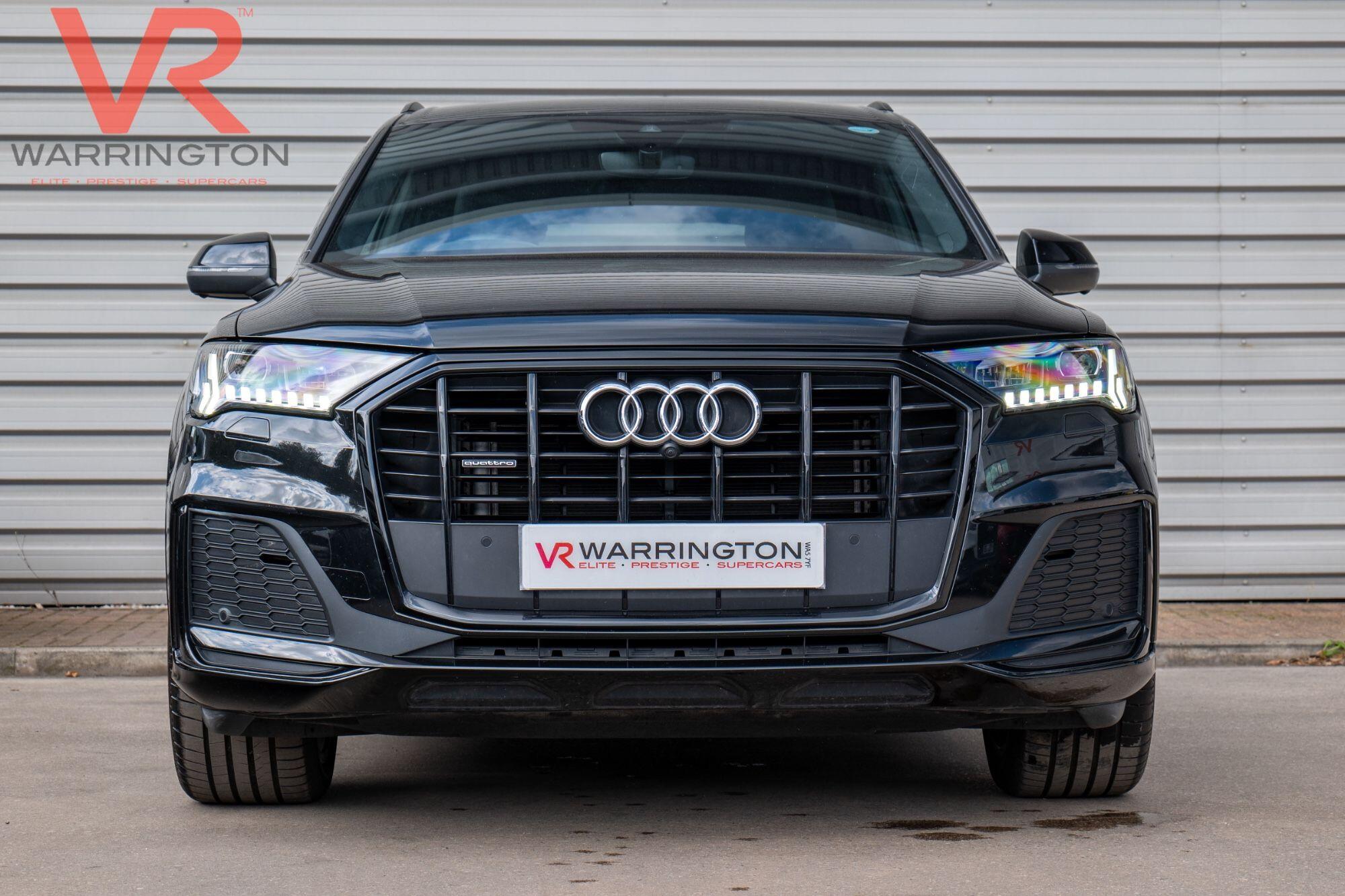 Audi Q7 view 5