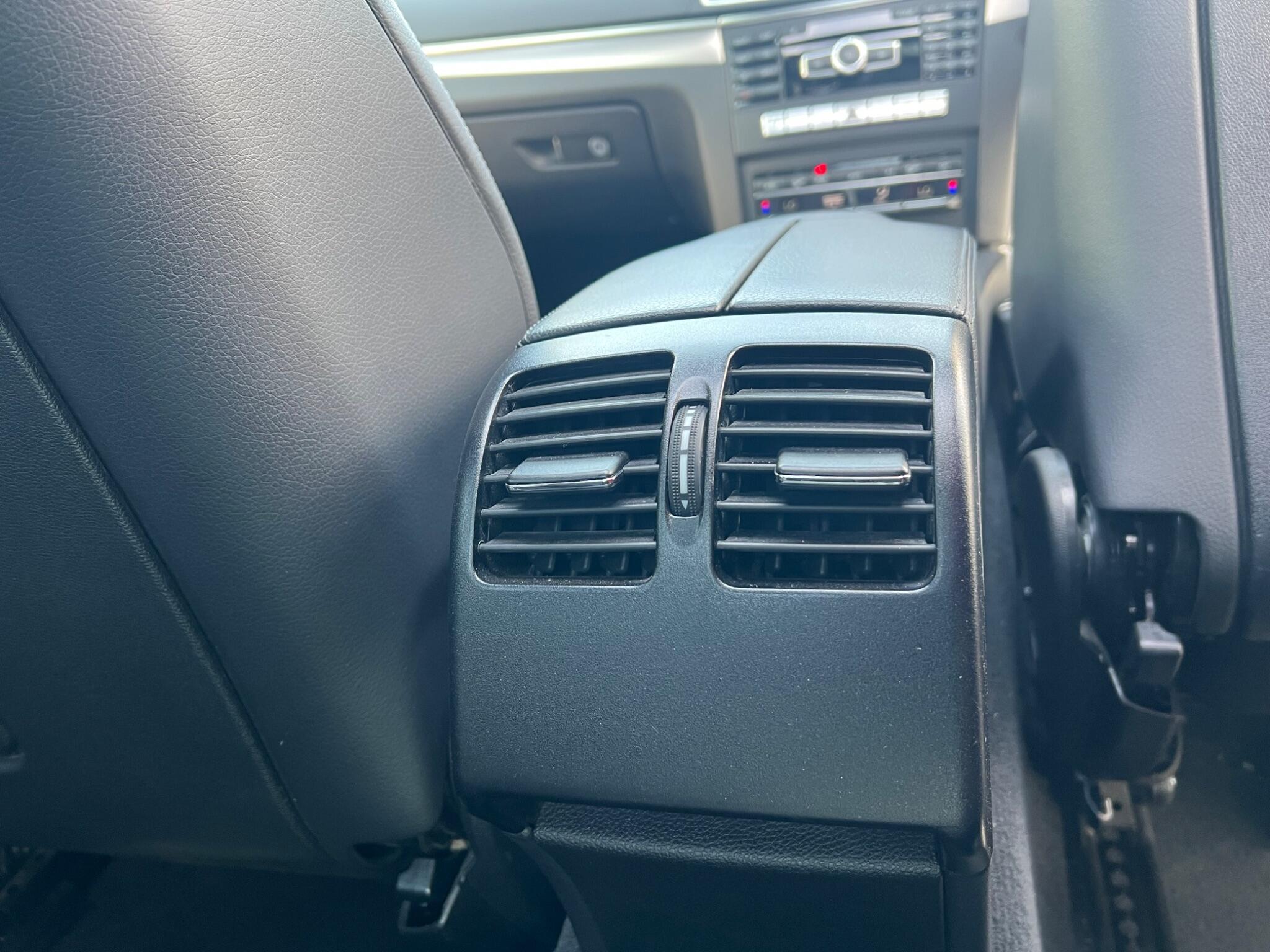 Mercedes-Benz E-Class view 32