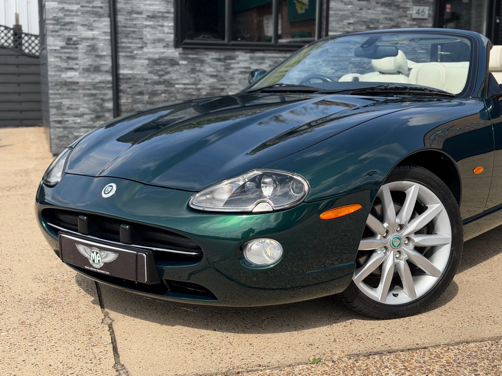 Jaguar XK8 view 62